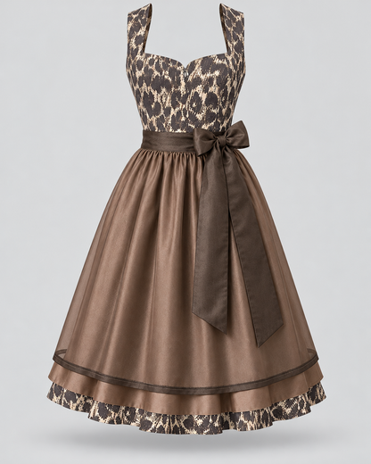 Zweiteiliges Dirndl in Braun mit transparenter Schürze – Produktfoto Vorderseite